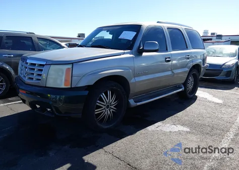 2002 Cadillac Escalade Standard z USA, uszkodzony, nr VIN 1GYEK63N32R102976